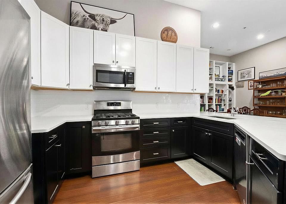1st image of 15 Warren St APT 115