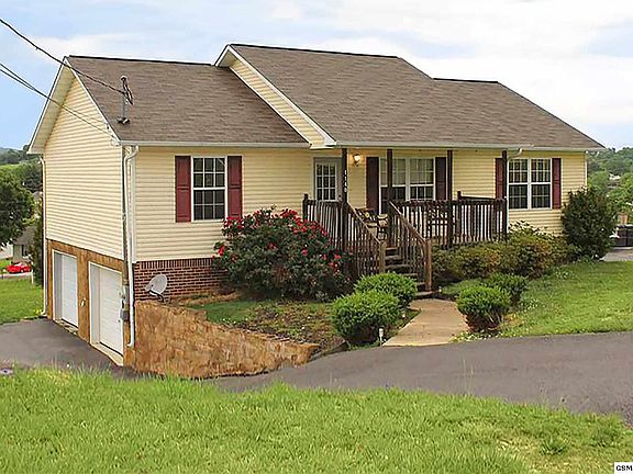 4th image of 1140 Barker Dr