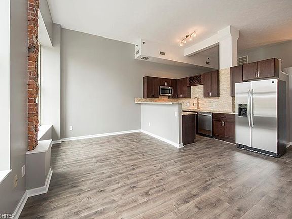 4th image of 408 W Saint Clair Ave APT 406