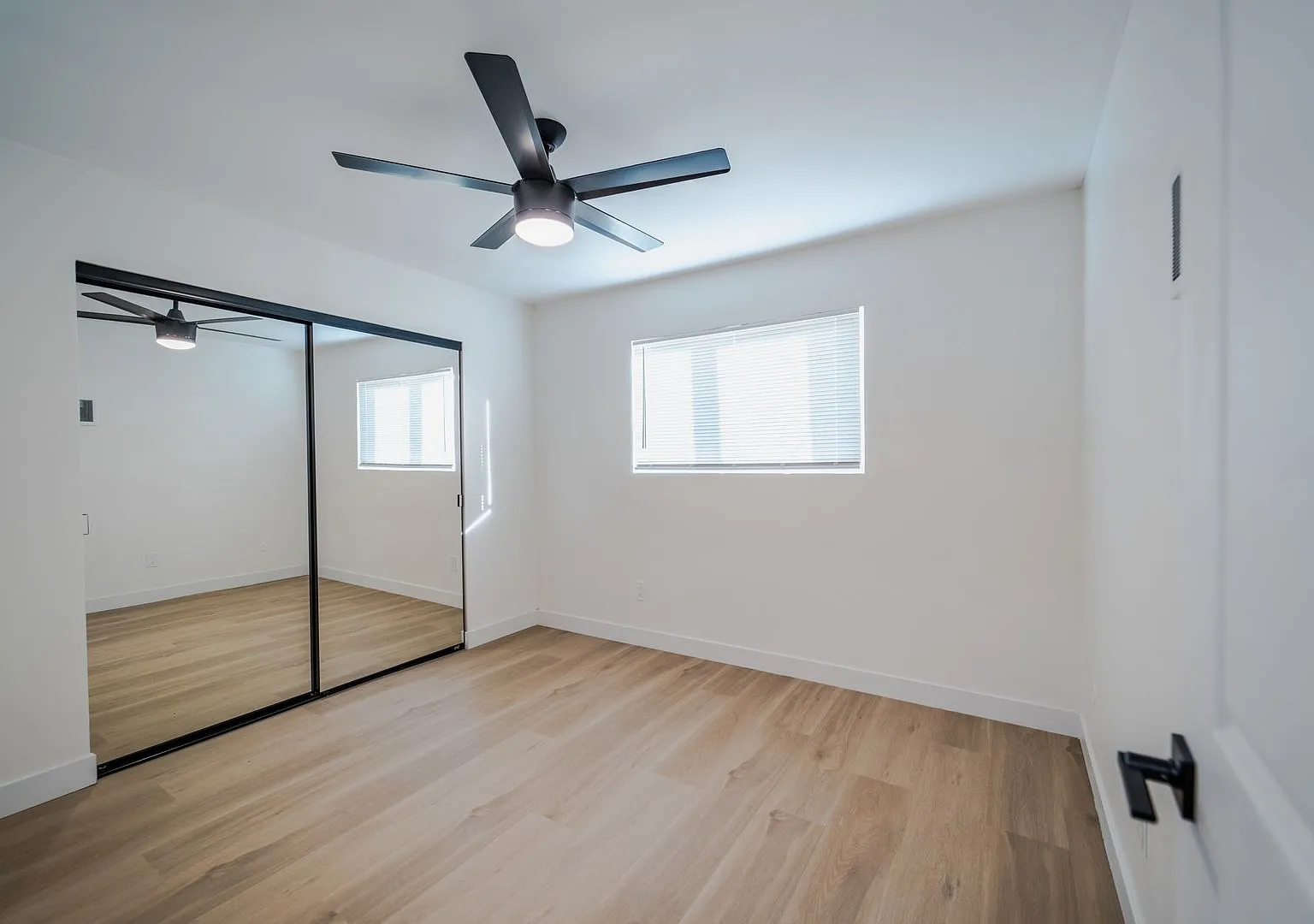 Fairmount Ave | 3681 — Photo 1