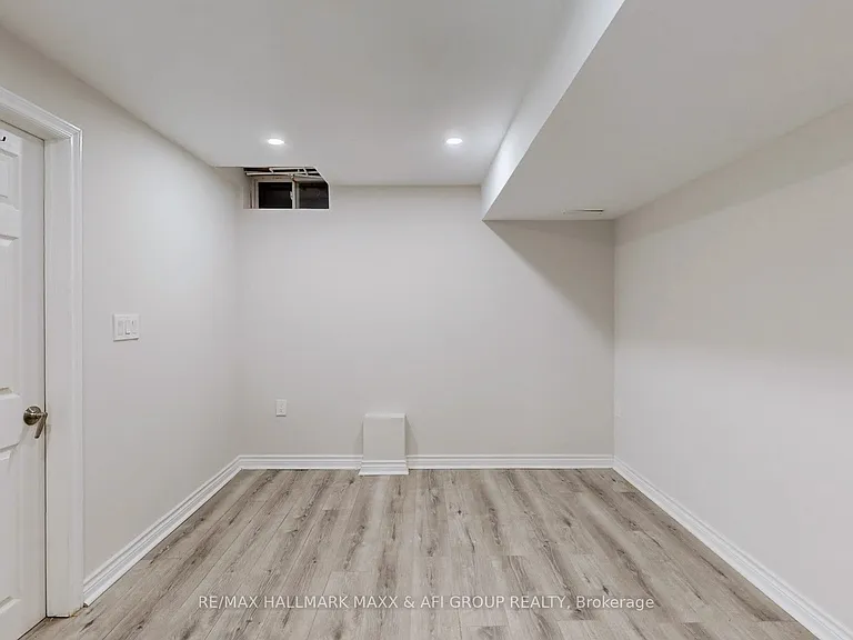 719 Shanahan Blvd — Photo 12