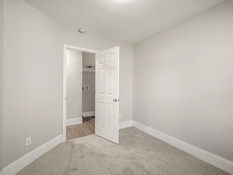 373 Spring St SW #1 — Photo 14