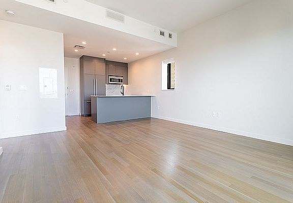 5th image of 515 E 86th St #2006