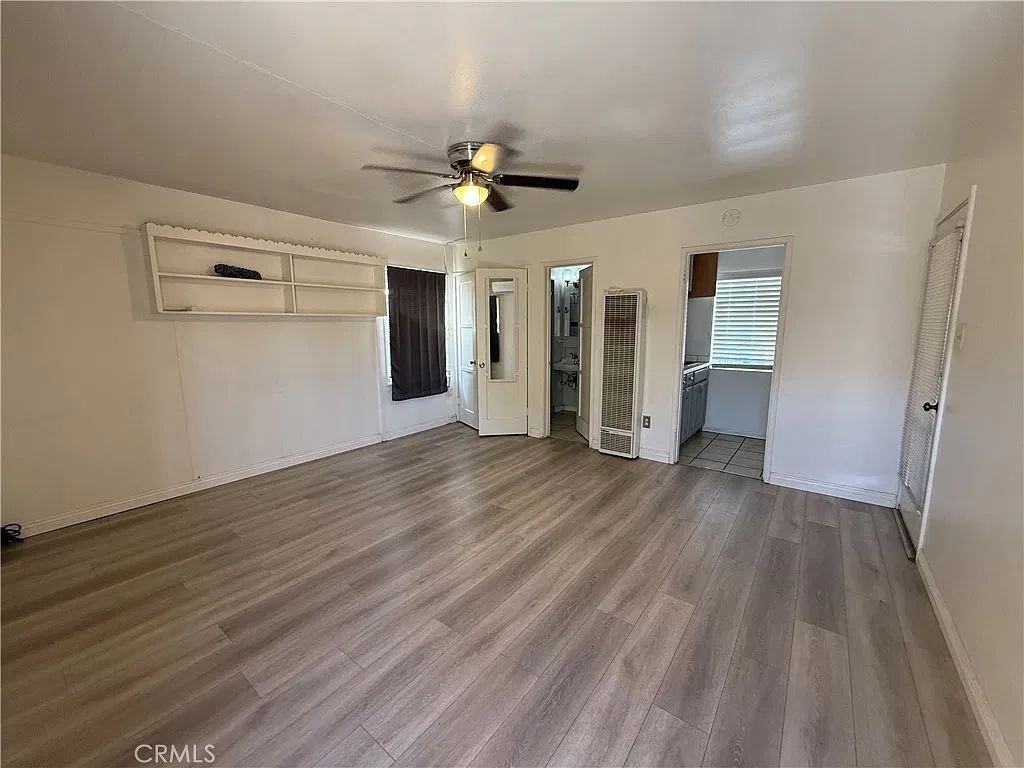 Studio, 400 sqft, $1,300 — Photo 2