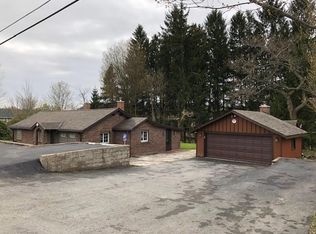 1811 Townhall Rd W, Erie, PA 16509