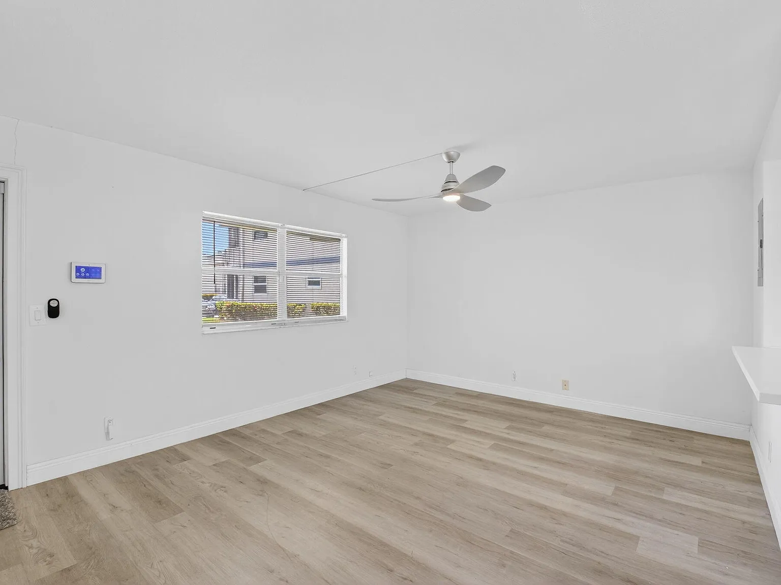 1 bed, 1.5 bath, 720 sqft, $1,700 — Photo 3