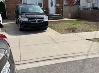 139 E Marie St, Hicksville, NY 11801