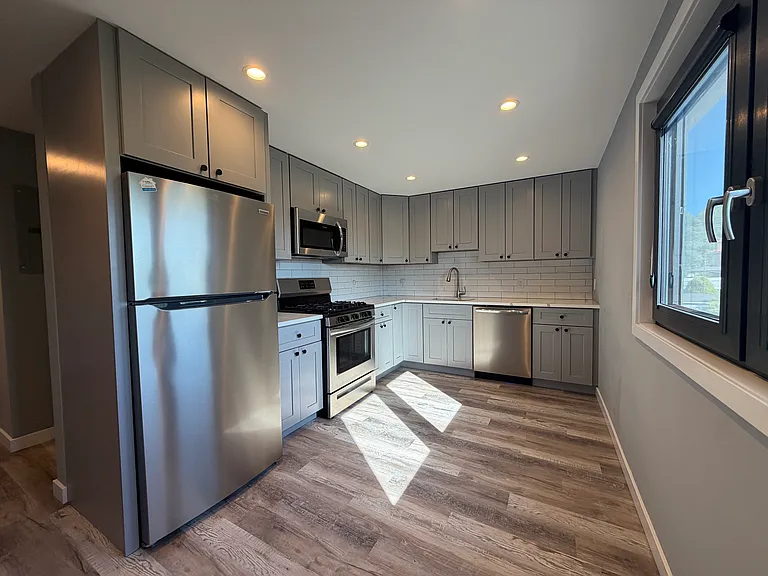 80 Koster St #2 — Photo 12