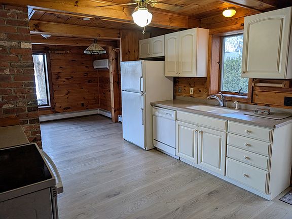 5th image of 27 Carrier Ln