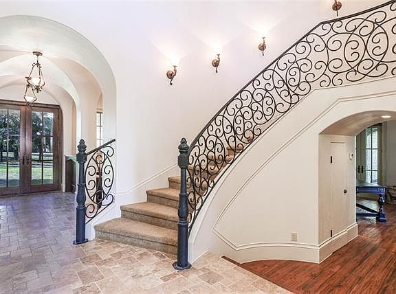 4th image of 5905 Pine Valley Dr