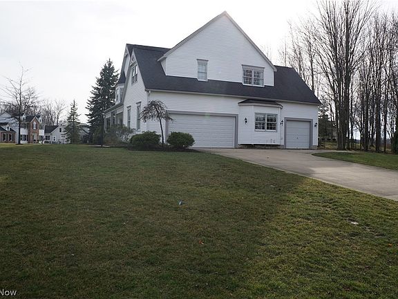 4th image of 5900 Laurawood Ln