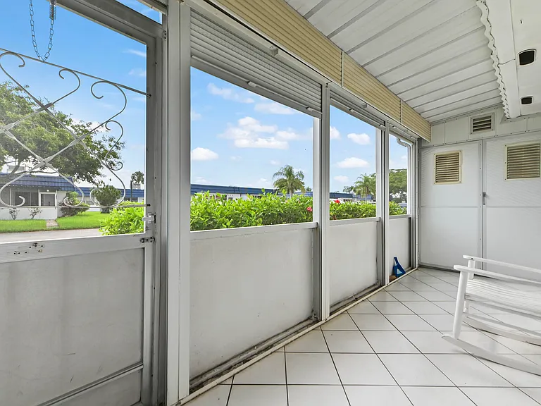 209 Waterford Cir #I — Photo 22