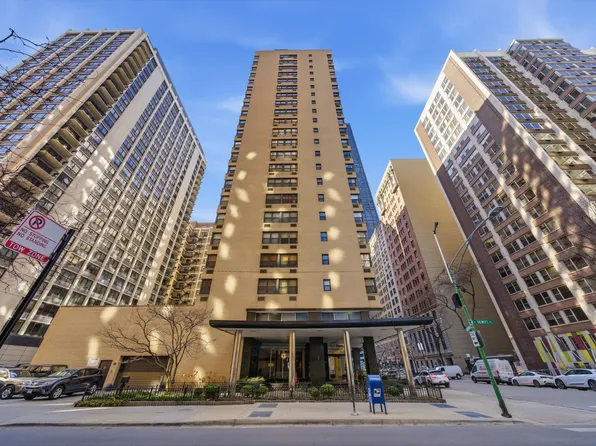 850 N Dewitt Pl APT 9J, Chicago, IL 60611