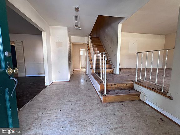 5th image of 9419 Hermitage Dr