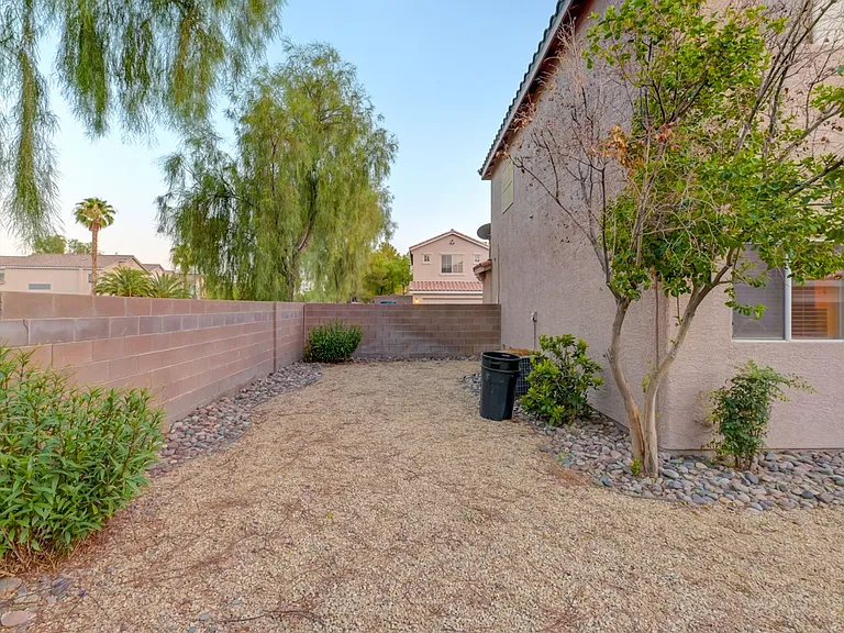998 Veranda View Ave — Photo 17