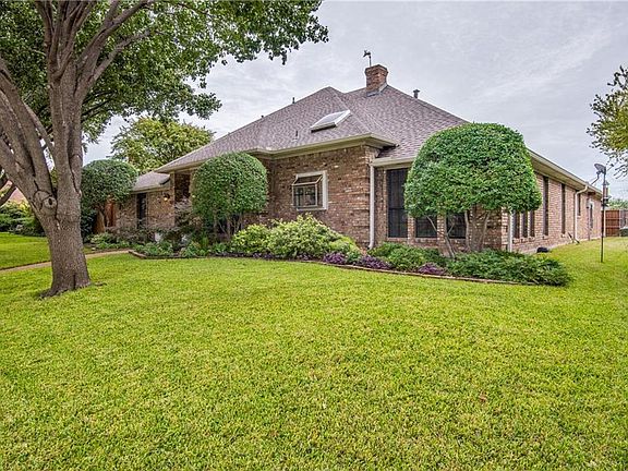 4th image of 2926 Cambridgeshire Dr