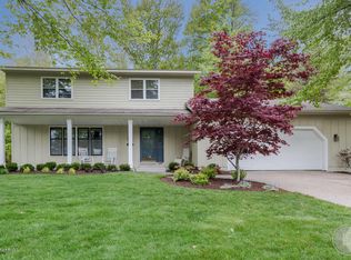 16237 Suffolk Dr, Spring Lake, MI 49456