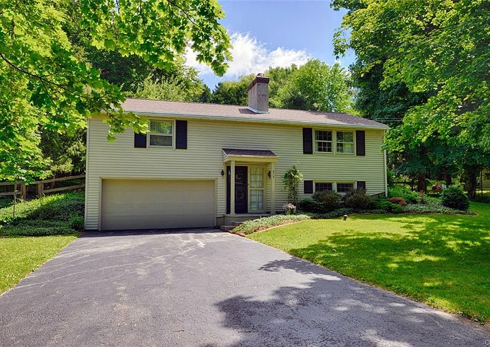1st image of 313 Churchill Ln
