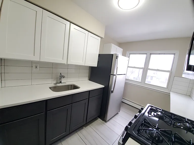 204 Cleveland St #B — Photo 5