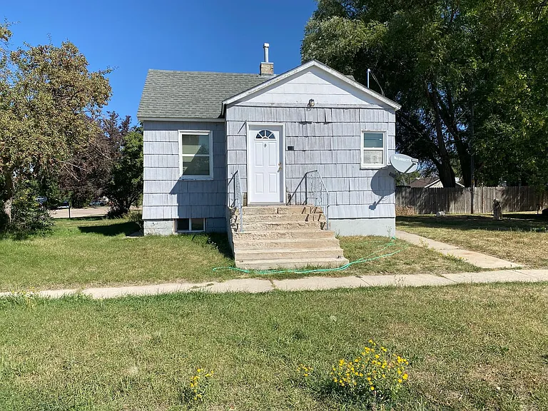 103 E Center St — Photo 1