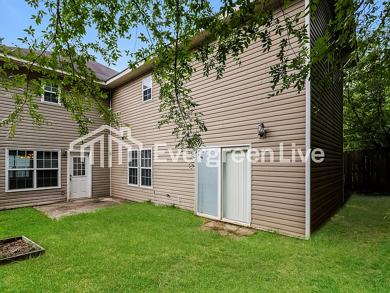 141 Hammond Place Cir — Photo 14