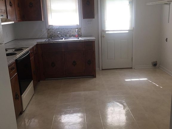 4th image of 5155 Rosemont Dr