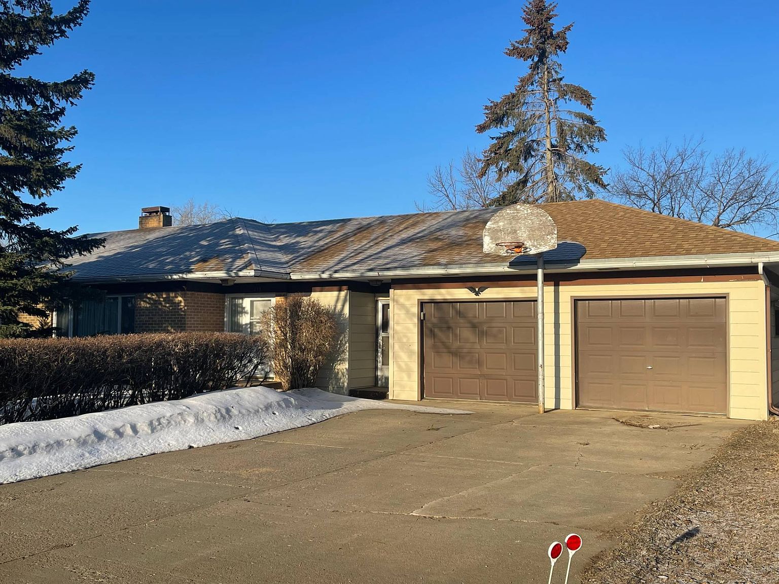 213 S Elm St, Kimball, SD 57355 Zillow