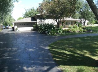 22753 S Scheer Rd, Frankfort, IL 60423