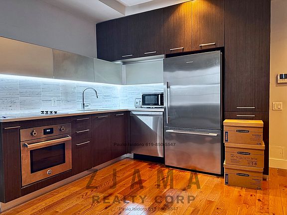 2nd image of 72 Willoughby St APT 5A