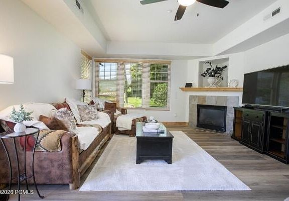 3rd image of 6144 N Fox Pointe Cir #B1