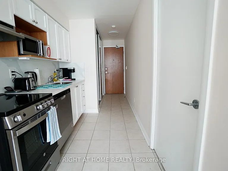 219 Fort York Blvd #3307 — Photo 7