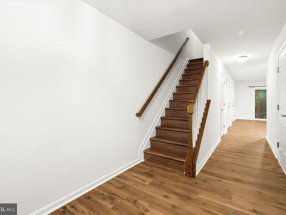 3rd image of 503 Sylvan Ct