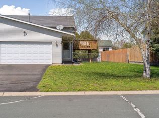 301 Appleblossom Ln, Shakopee, MN 55379