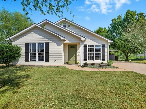 35 Farmbrook Dr, Fort Mitchell, AL 36856