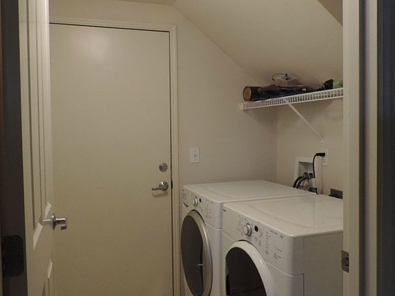 4th image of 24100 SE 4th Pl