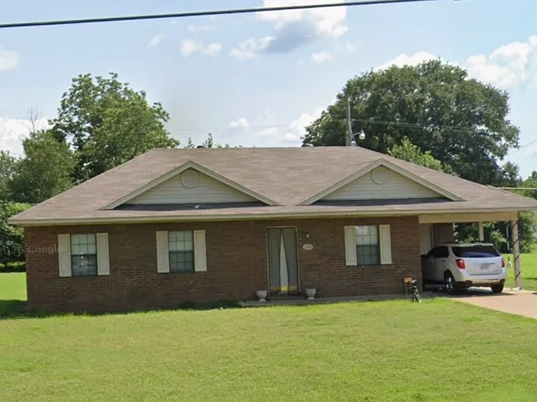 2319 W Union Ave — Photo 1
