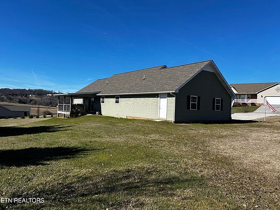 4th image of 205 Terry Ln