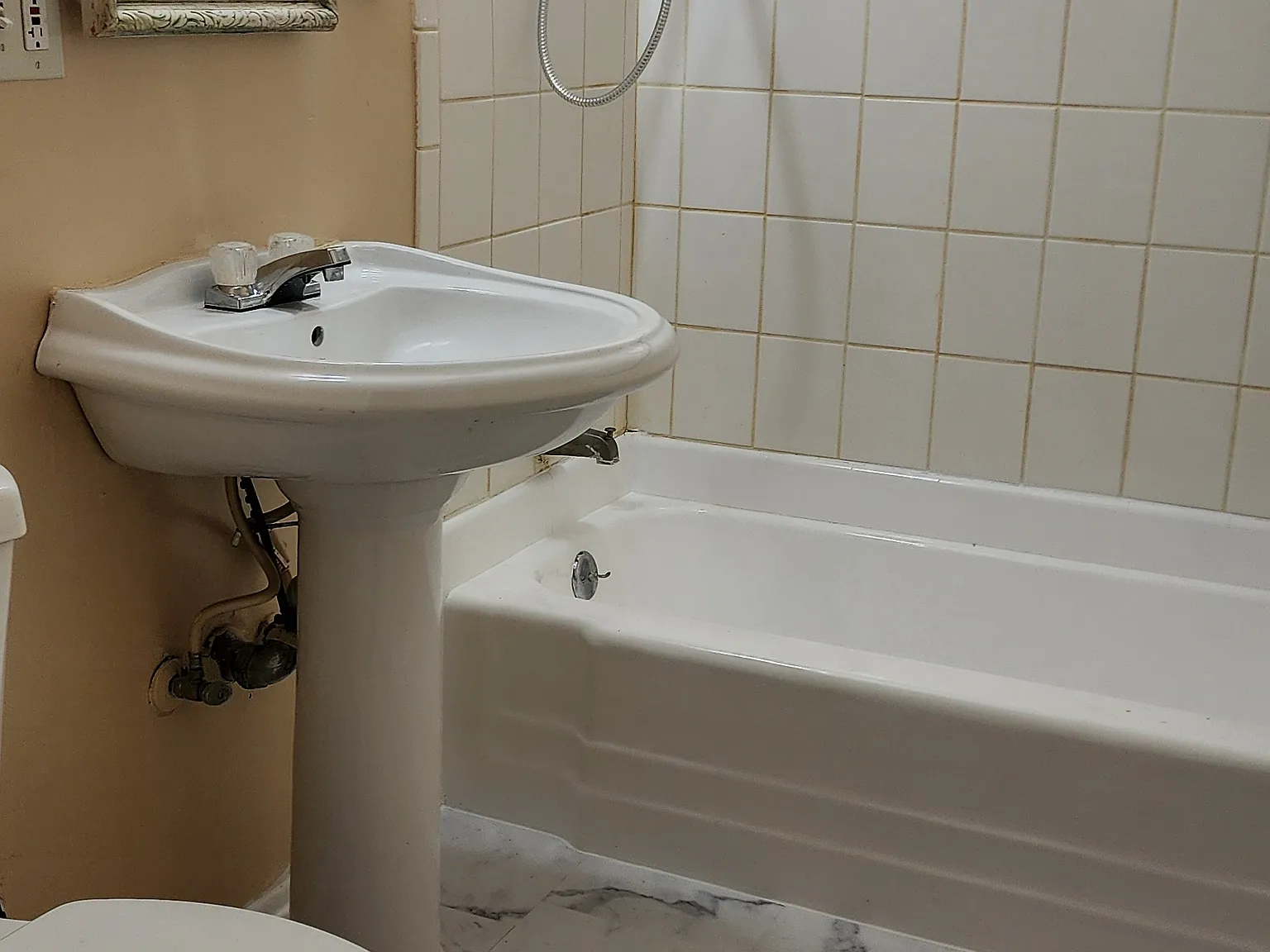 3 bed, 1170 sqft, $2,600 — Photo 3