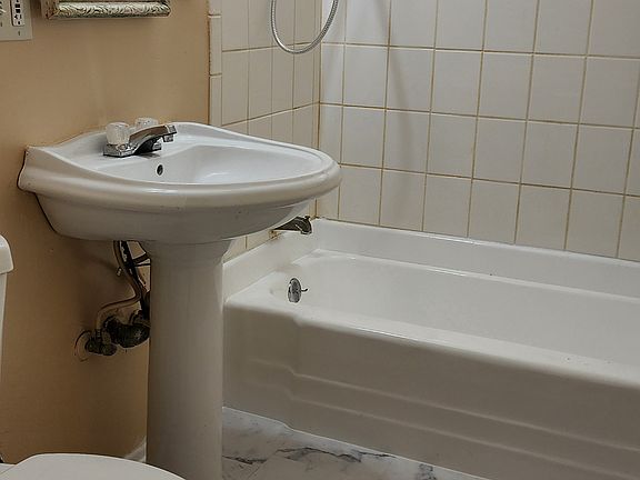 3rd image of 5317 W Avenue L6