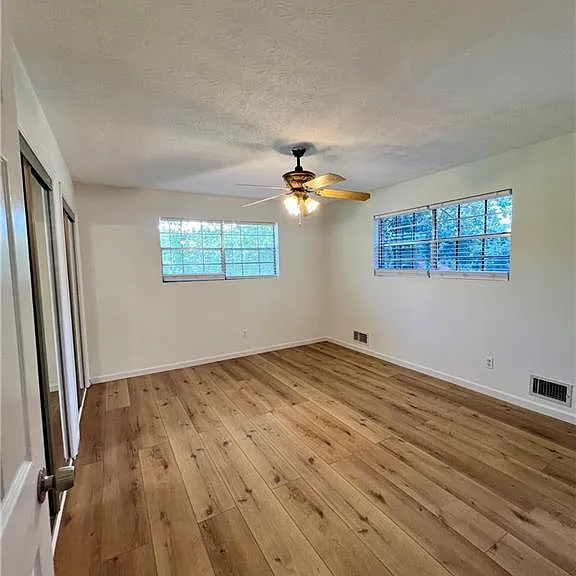 6695 Courtney Dr — Photo 11