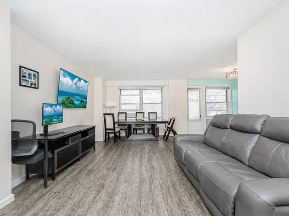 1935 Shore Pkwy APT 3E, Brooklyn, NY 11214