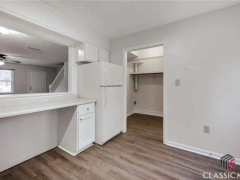 209 Highland Park Dr — Photo 8