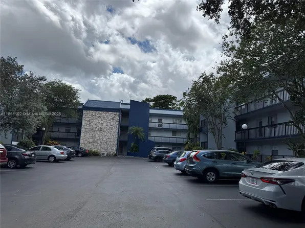 3090 Holiday Springs Blvd APT 206, Margate, FL 33063