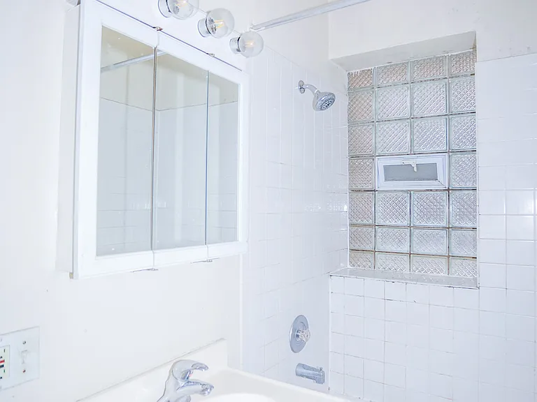 2956 N Seeley Ave #2 — Photo 11