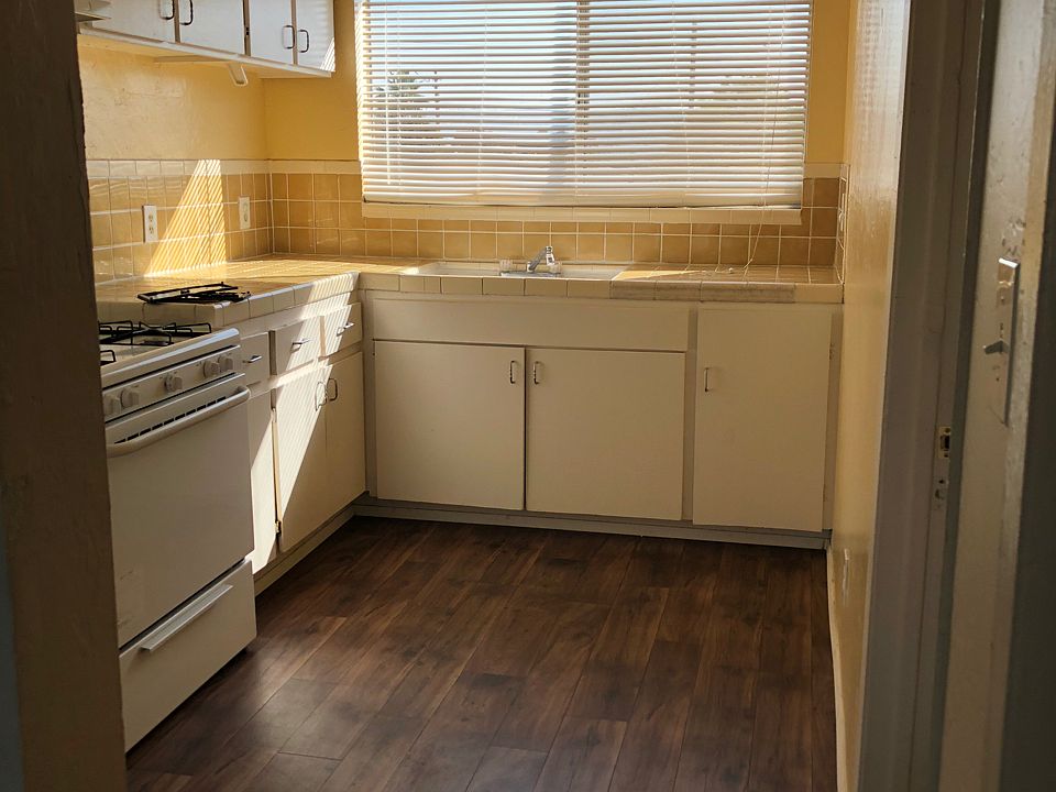 1st image of 251 Cypress Dr