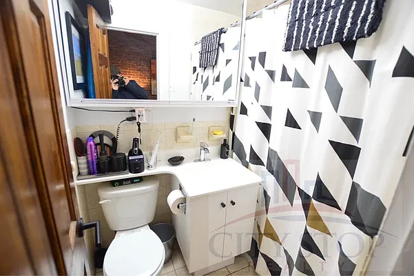 Rented by City Stop Realty | media 12