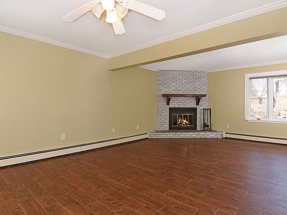2nd image of 14 Myrtle St #1