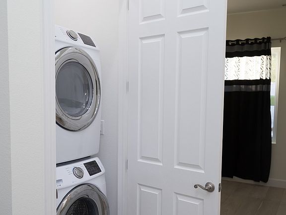 4th image of 5063 Elester Dr #2