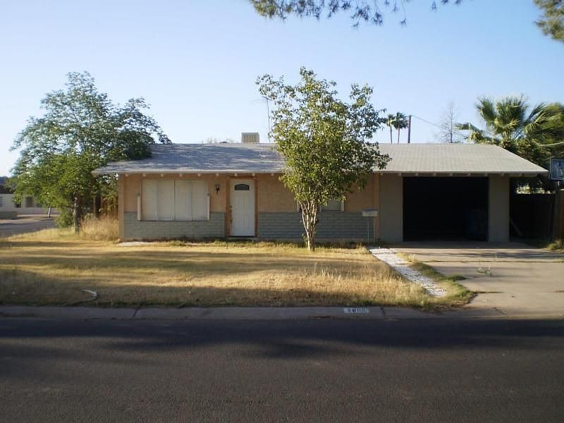 1st image of 2602 E Pinchot Ave