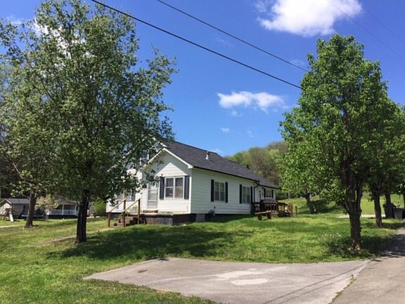 2nd image of 725 Woodland St
